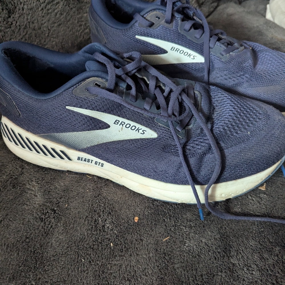 Brooks Beast GTS Men's Athletic Shoes - Dark Blue